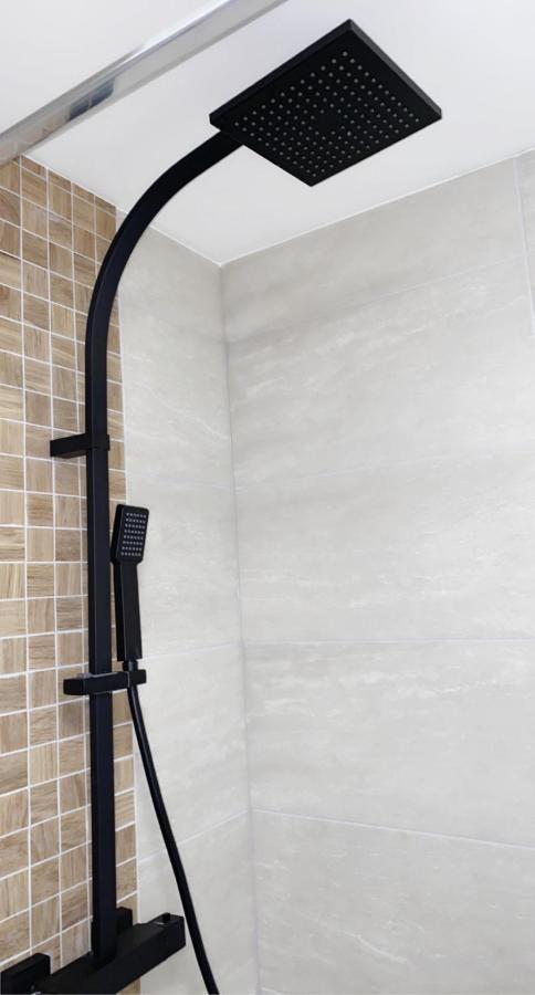 L'AppartE Black Superbe Appartement Pop ! Besancon Luaran gambar