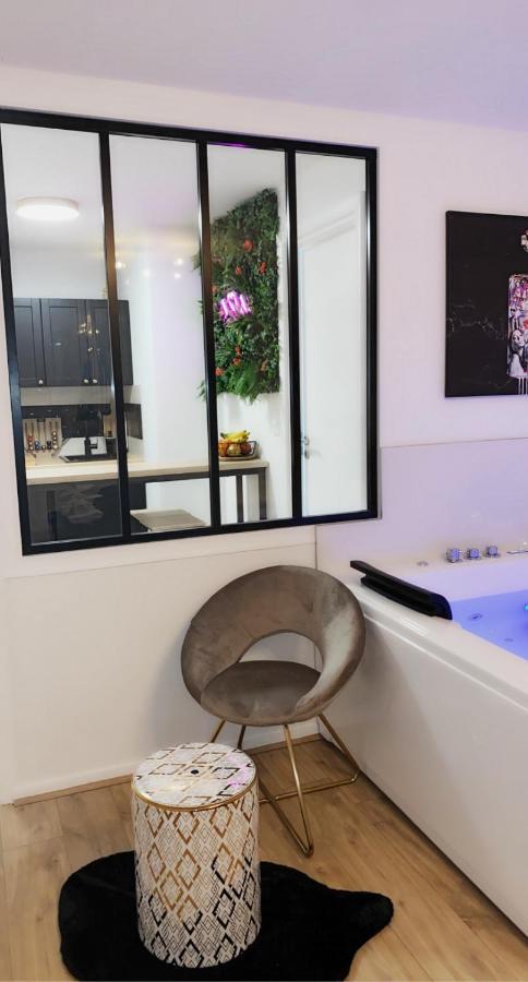 L'AppartE Black Superbe Appartement Pop ! Besancon Luaran gambar