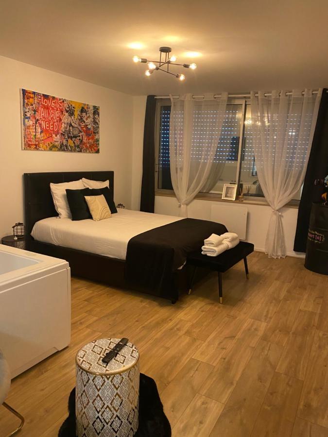 L'AppartE Black Superbe Appartement Pop ! Besancon Luaran gambar